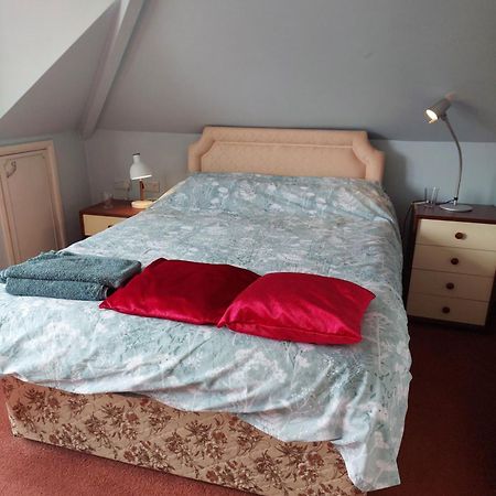 Double Room With Ensuite Shower Room In Quiet, Private House Worthing Kültér fotó