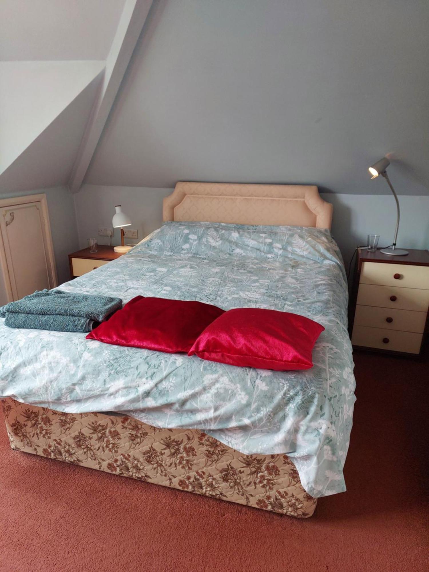 Double Room With Ensuite Shower Room In Quiet, Private House Worthing Kültér fotó