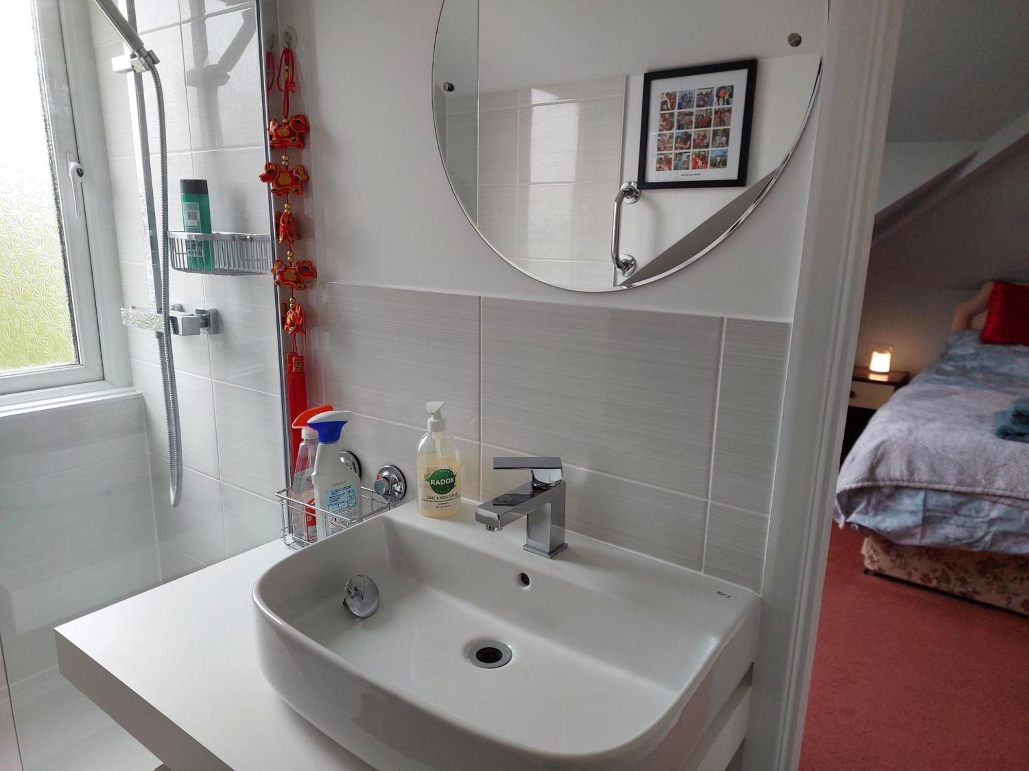 Double Room With Ensuite Shower Room In Quiet, Private House Worthing Kültér fotó